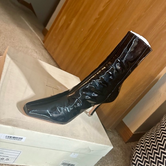 Black Suede Studio | Laura Boot in Black Patent Leather, size 38.5IT/8.5US - Picture 3 of 12